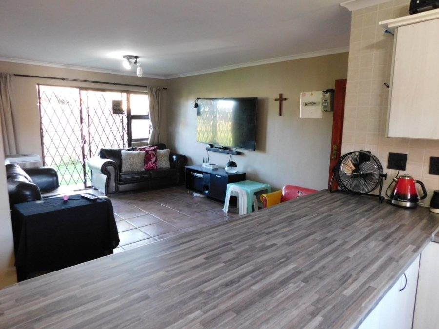 2 Bedroom Property for Sale in Pine Acres Western Cape